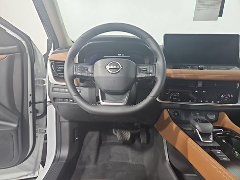 New 2026 Nissan Rogue Platinum w/ Platinum Premium Package AWD/4WD image 13