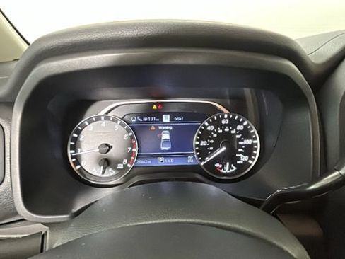 Used 2022 Nissan Titan SV w/ SV Convenience Package AWD/4WD image 18