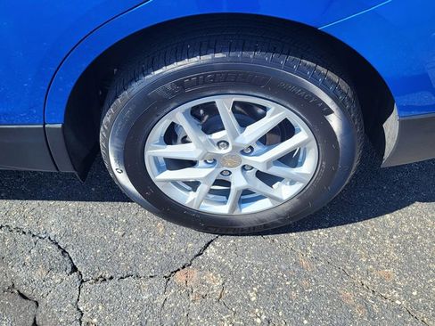 Used 2024 Chevrolet Equinox LT w/ LPO, Floor Liner Package FWD image 8