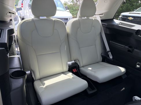 Used 2020 Volvo XC90 T6 Momentum w/ Protection Package Premier AWD/4WD image 33