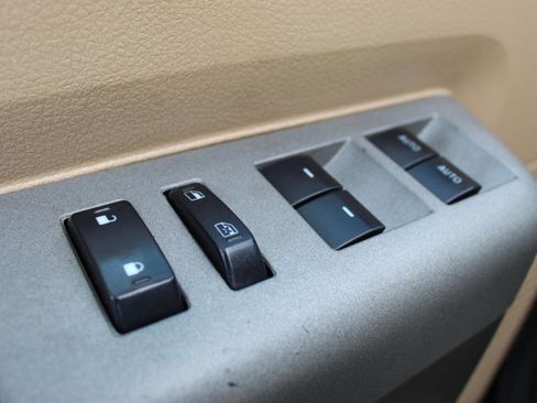 Used 2013 Ford F250 Lariat w/ Lariat Ultimate Pkg image 26