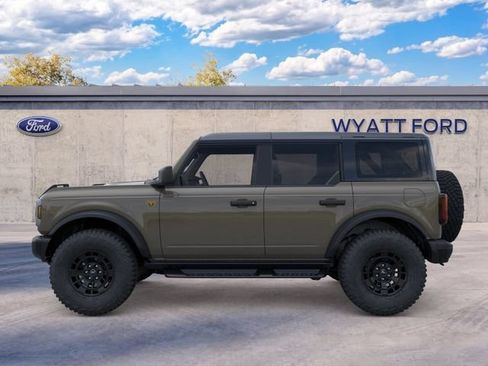 New 2026 Ford Bronco Badlands AWD/4WD image 3