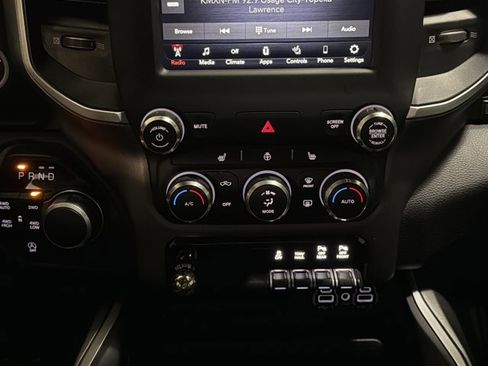 Used 2020 RAM 1500 Big Horn AWD/4WD image 32