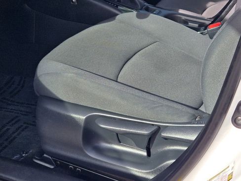 Used 2022 Toyota Corolla LE image 18