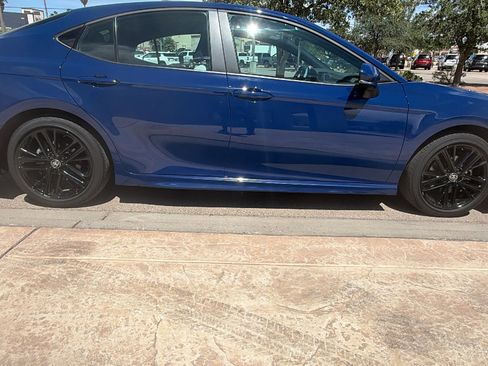 Used 2025 Toyota Camry SE FWD image 6