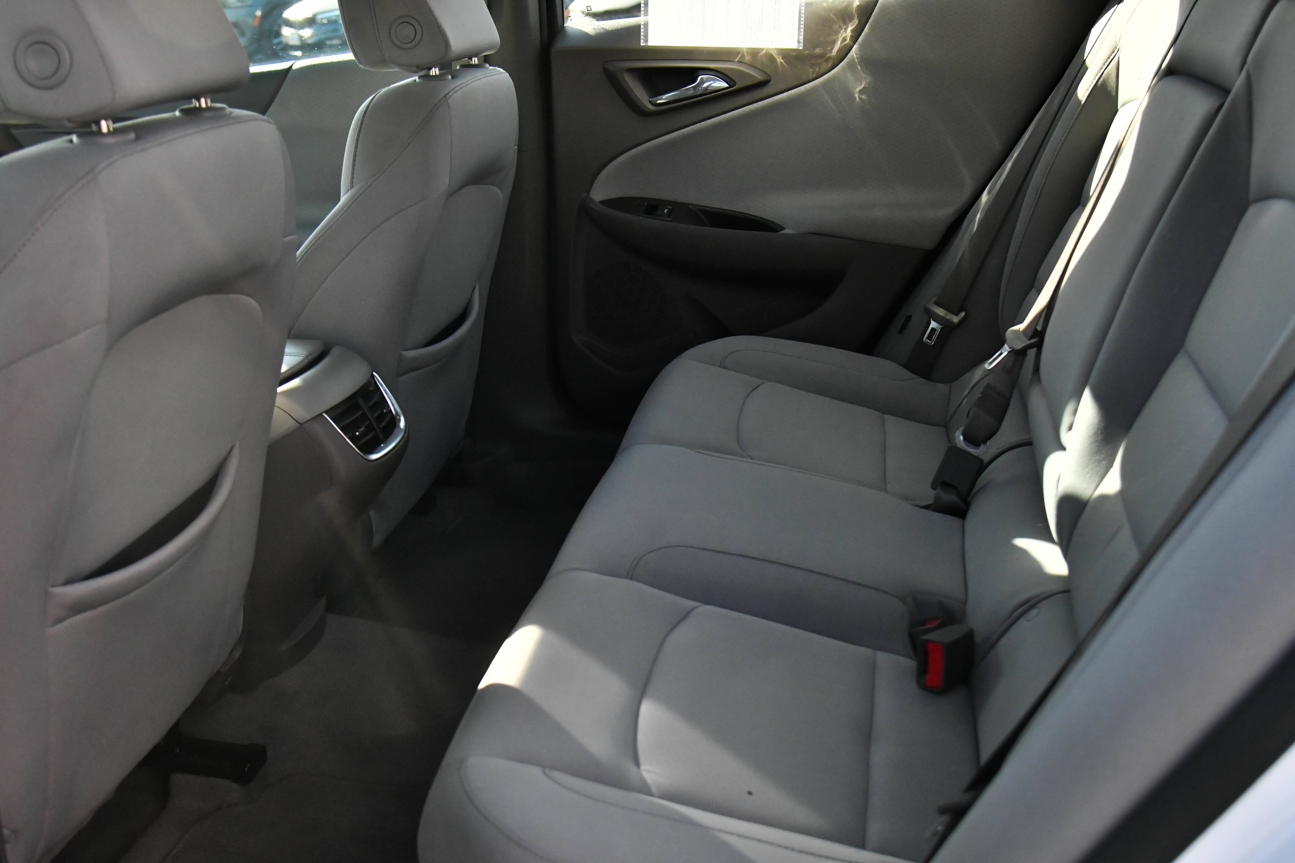 Used 2021 Chevrolet Malibu LT FWD image 33