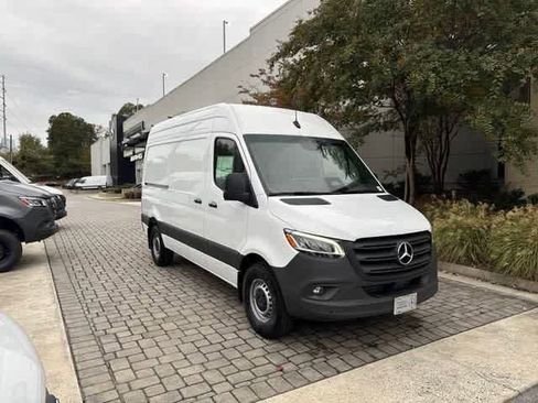 New 2025 Mercedes-Benz Sprinter 2500 image 1
