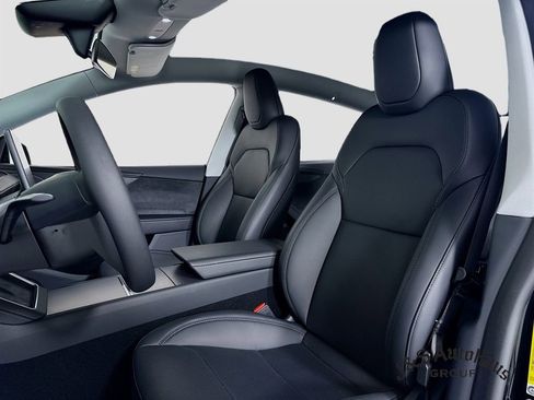 Used 2026 Tesla Model Y Long Range image 11