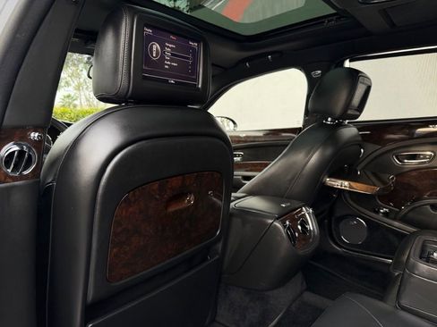 Used 2013 Bentley Mulsanne image 38