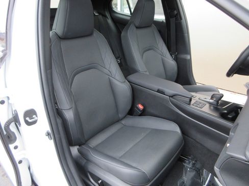 Used 2025 Lexus UX 300h AWD image 25