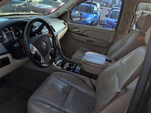 Used 2009 Cadillac Escalade Base image 13