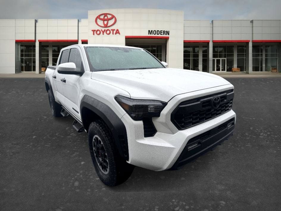 Used 2024 Toyota Tacoma TRD Off-Road w/ TRD Off Road Upgrade Package AWD/4WD image 3