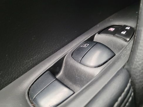 Used 2020 Nissan Rogue SV AWD/4WD image 27