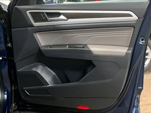 Used 2022 Volkswagen Atlas SE image 43