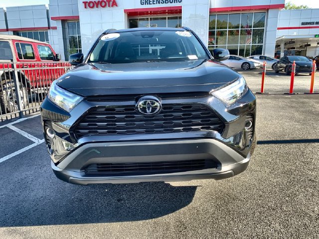 Used 2025 Toyota RAV4 XLE FWD image 3