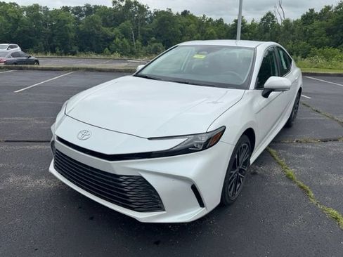 Certified 2025 Toyota Camry XLE AWD/4WD image 7