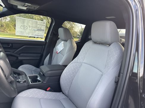 New 2025 Toyota Tacoma 4x4 Double Cab image 14