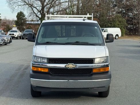 Used 2022 Chevrolet Express 2500 w/ Driver Convenience Package image 5