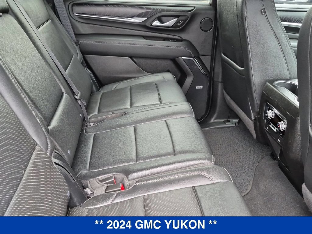 Used 2024 GMC Yukon Denali AWD/4WD image 32