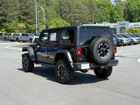 Used 2025 Jeep Wrangler Unlimited Rubicon AWD/4WD image 3
