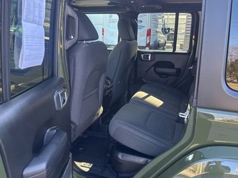 Used 2024 Jeep Wrangler Unlimited w/ Convenience Group AWD/4WD image 24
