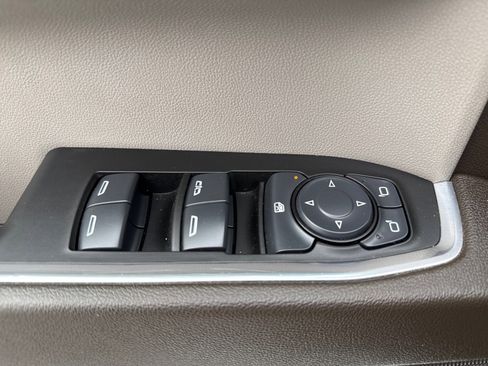 Used 2025 Chevrolet Silverado 1500 LT image 25