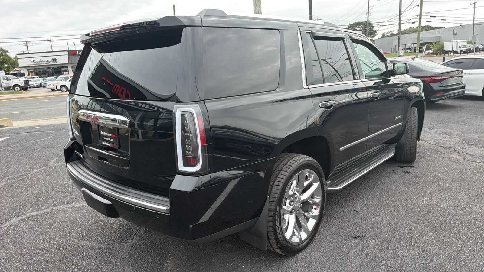 Used 2015 GMC Yukon Denali w/ Open Road Package AWD/4WD image 3