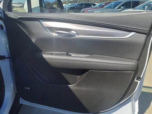 New 2025 Cadillac XT5 Luxury image 22