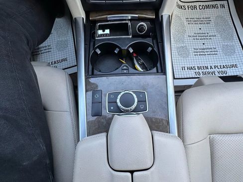 Used 2016 Mercedes-Benz E 350 4MATIC Sedan image 22