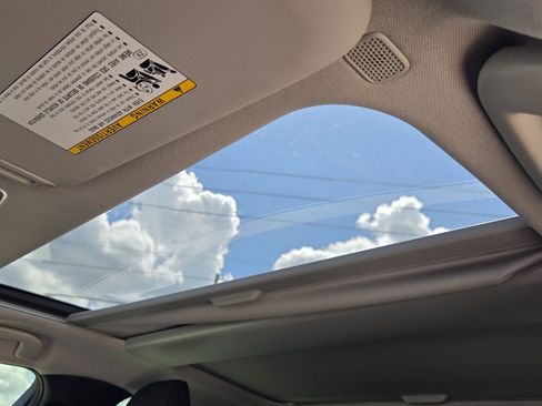 Used 2024 Toyota Prius Prime FWD image 13