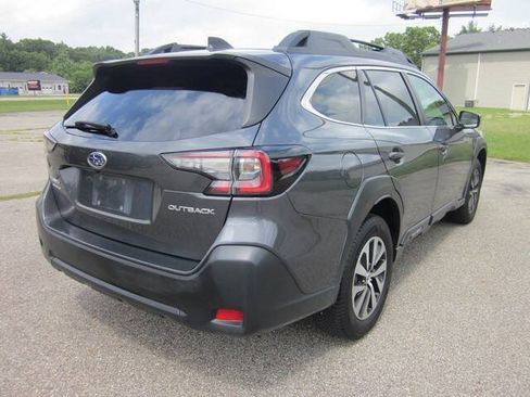 Used 2023 Subaru Outback Premium AWD/4WD image 5