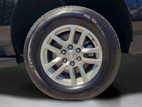 Used 2024 Chevrolet Suburban LT AWD/4WD image 33