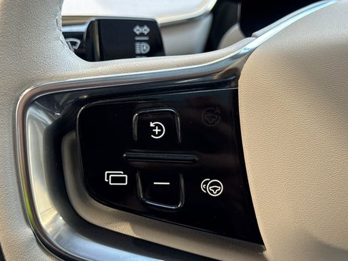Certified 2025 Volvo EX90 Ultra AWD/4WD image 29