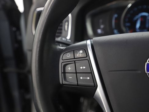 Used 2016 Volvo V60 T5 Cross Country Platinum image 25