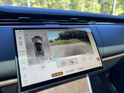 New 2025 Land Rover Range Rover SE image 22