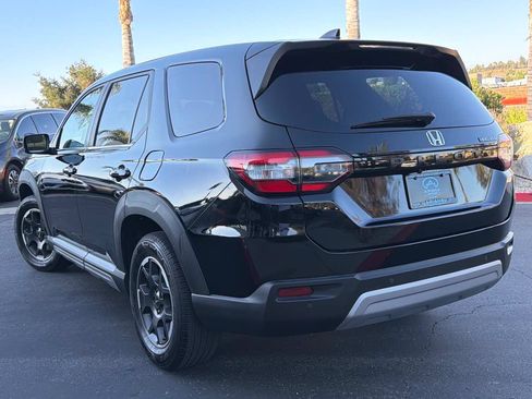 Used 2024 Honda Pilot EX-L image 4