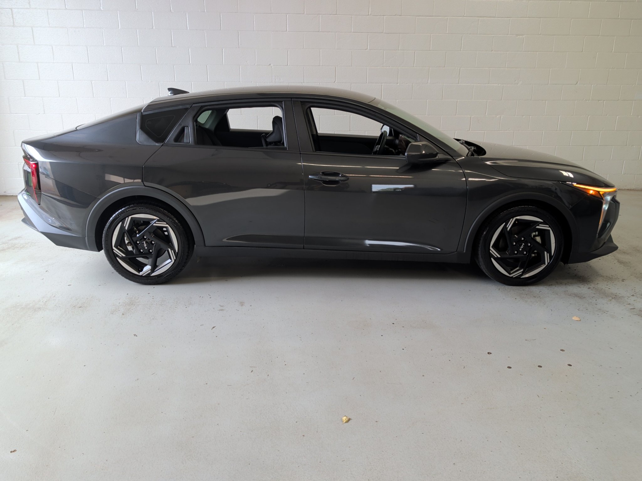 Certified 2025 Kia K4 EX FWD image 2