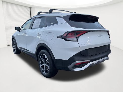 Used 2023 Kia Sportage EX image 3