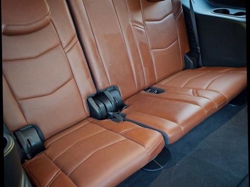 Used 2020 Cadillac Escalade Luxury AWD/4WD image 10