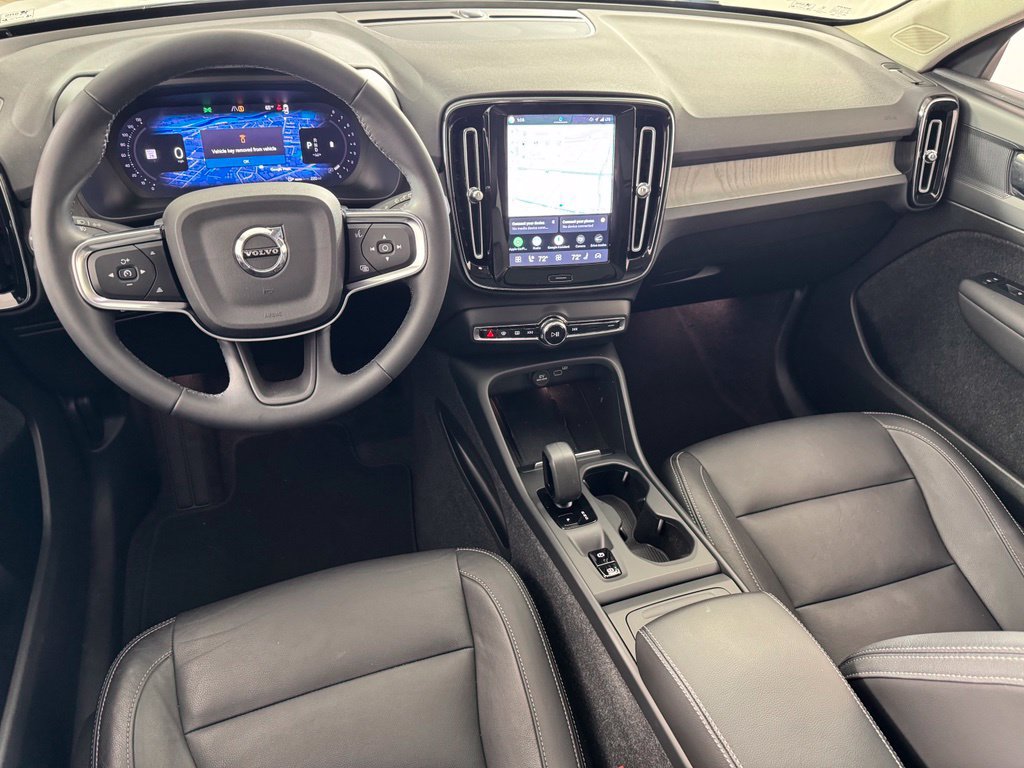 Certified 2024 Volvo XC40 B5 Core AWD/4WD image 15