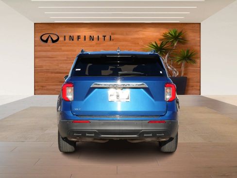 Used 2022 Ford Explorer XLT image 6