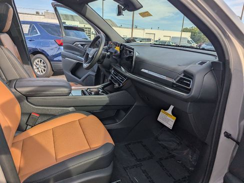 New 2027 Chevrolet Traverse Z71 w/ Driver Confidence Package AWD/4WD image 52