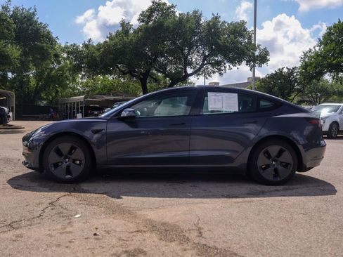 Used 2023 Tesla Model 3 Standard Range image 2