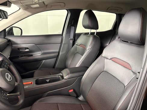 Certified 2025 Nissan Kicks SR FWD image 27