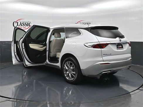 Used 2023 Buick Enclave Premium w/ Experience Buick Package image 32