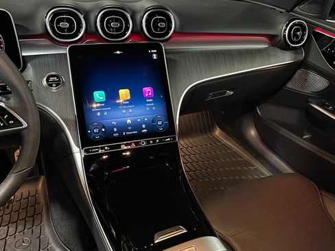 Used 2025 Mercedes-Benz C 300 4MATIC Sedan image 32