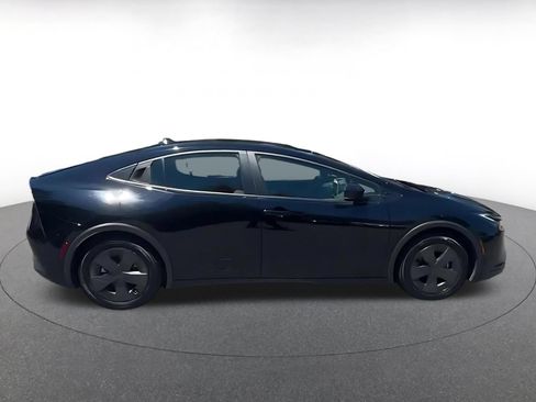 Used 2025 Toyota Prius LE FWD image 16