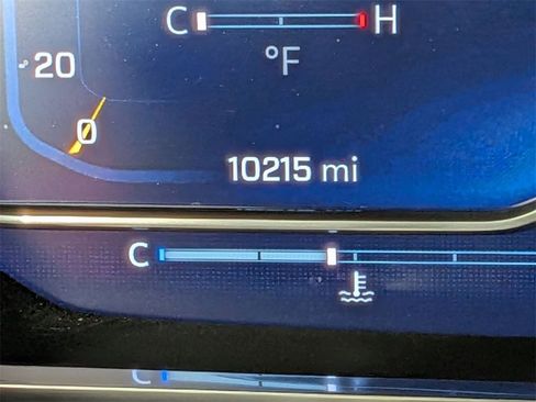 Used 2024 Chevrolet Suburban Z71 w/ Off-Road Capability Package image 19