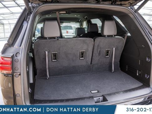 Used 2023 Chevrolet Traverse Premier w/ LPO, Floor Liner Package image 31