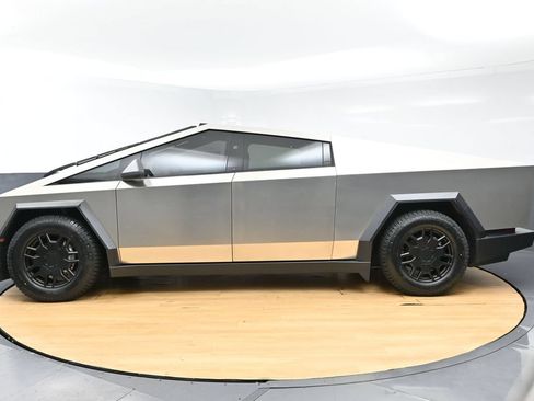 Used 2024 Tesla Cybertruck Cyberbeast AWD/4WD image 45